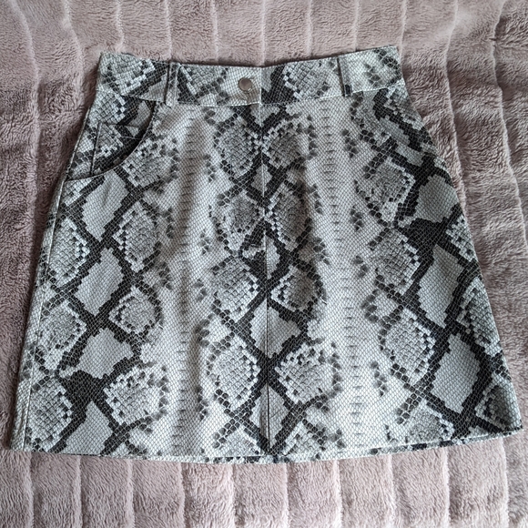 Maje snake print genuine leather mini skirt NWT - Picture 3 of 8